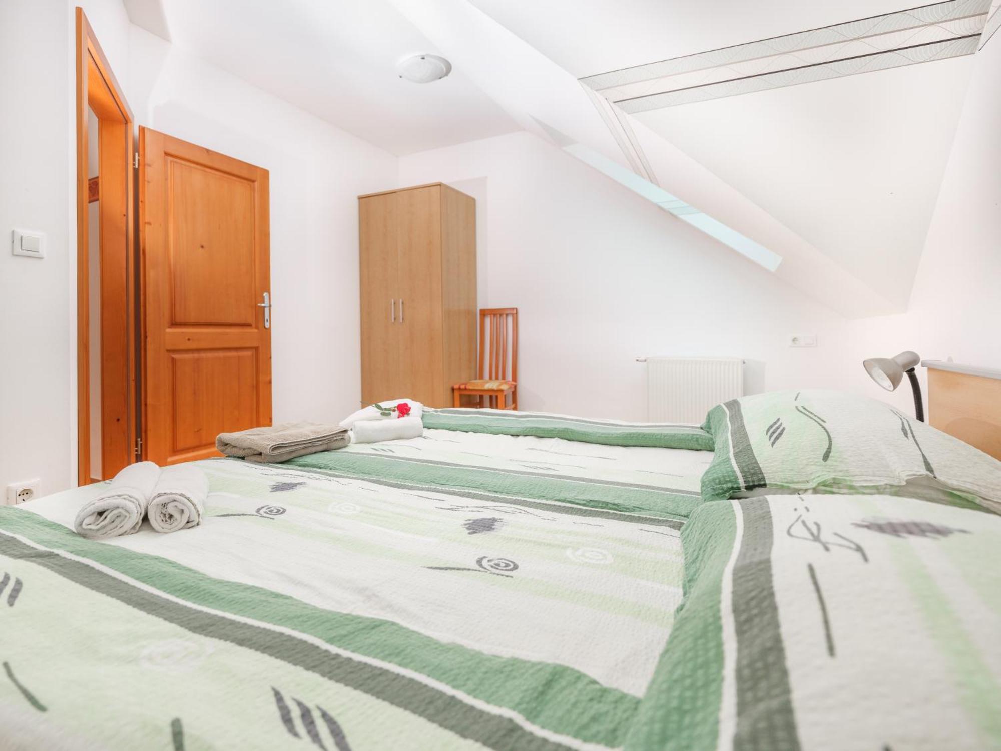 Apartments Suster Stari Trg ob Kolpi Buitenkant foto