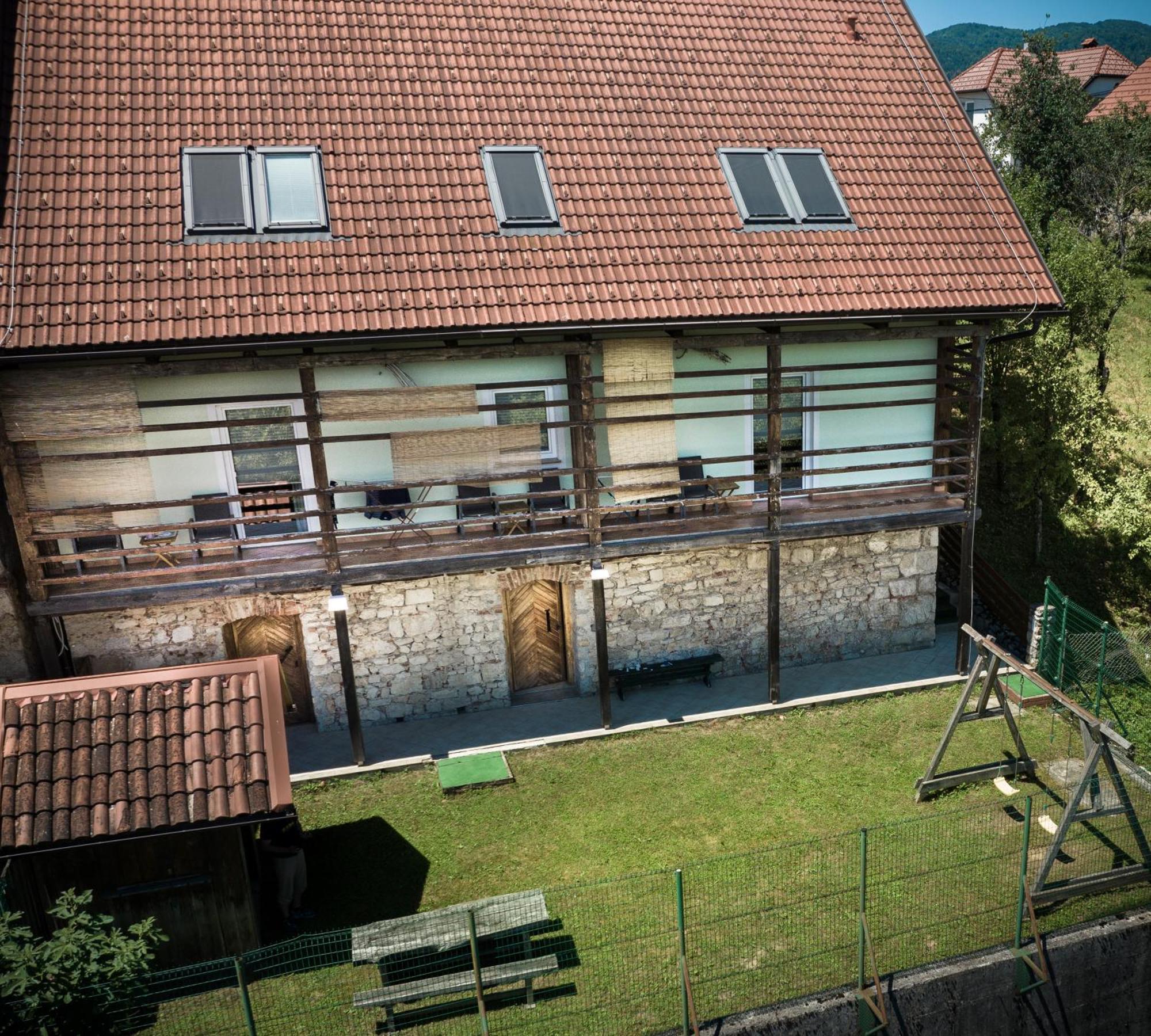 Apartments Suster Stari Trg ob Kolpi Buitenkant foto