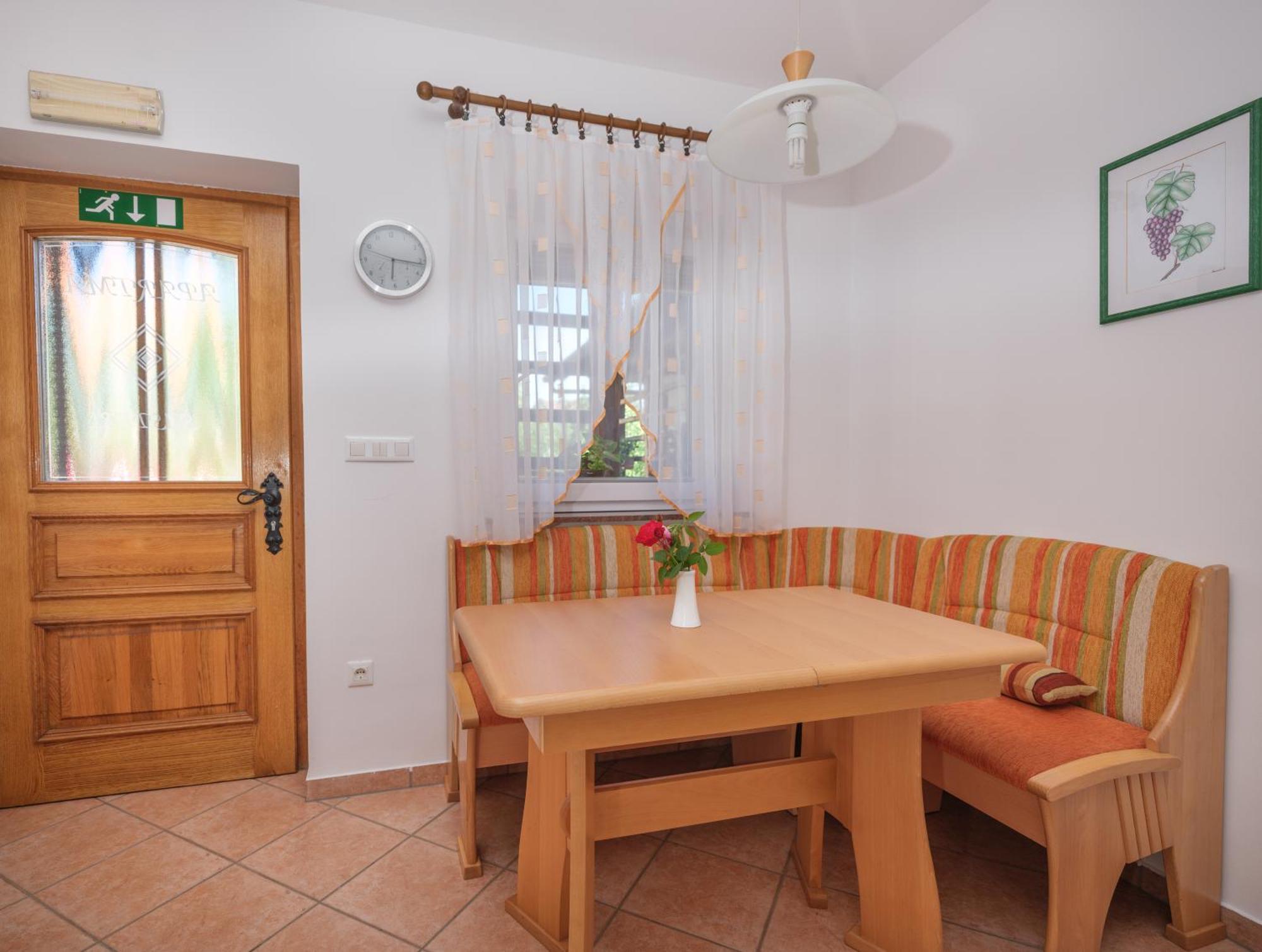 Apartments Suster Stari Trg ob Kolpi Kamer foto