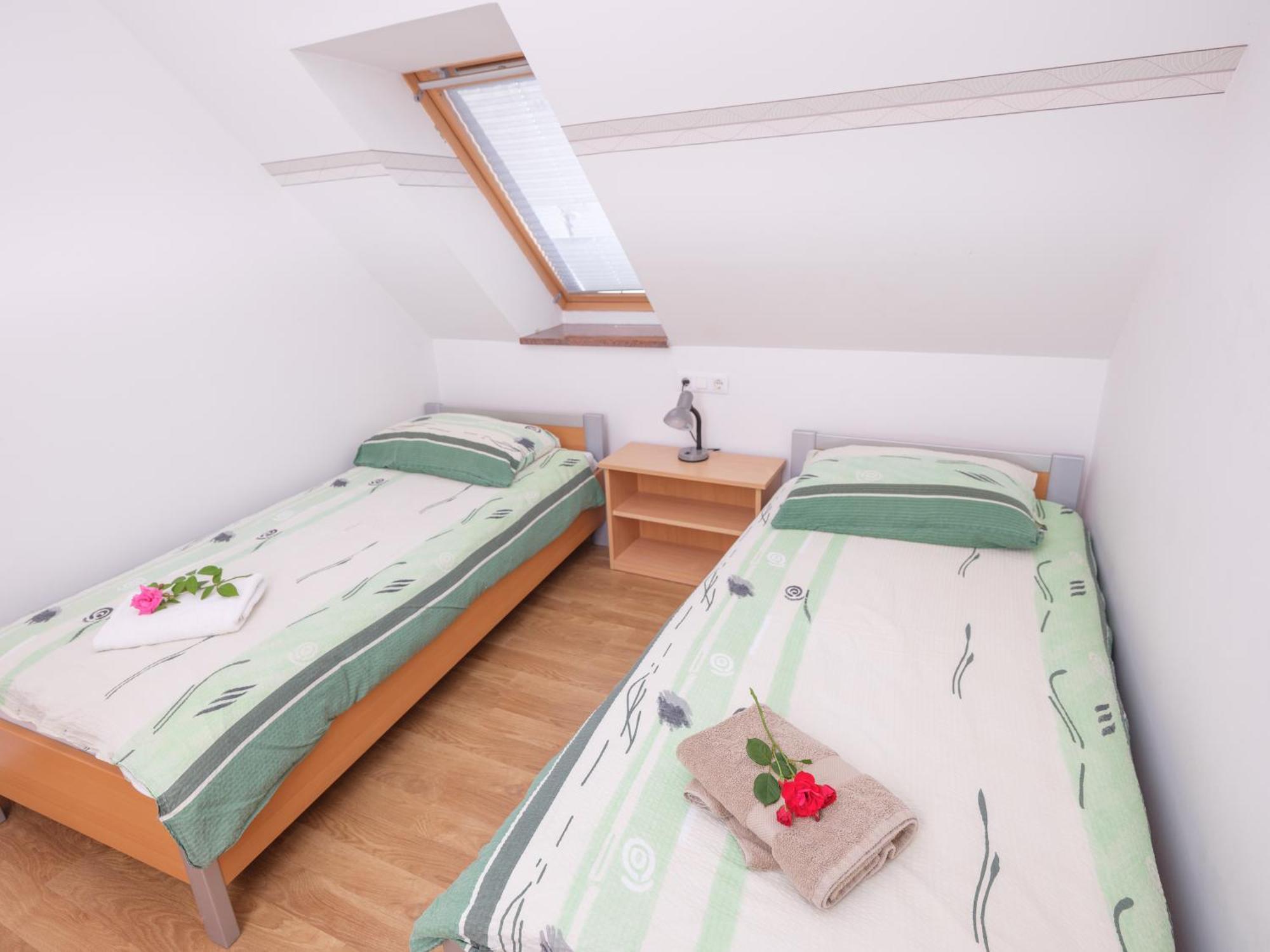 Apartments Suster Stari Trg ob Kolpi Buitenkant foto