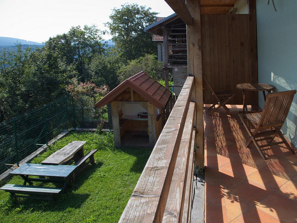 Apartments Suster Stari Trg ob Kolpi Buitenkant foto